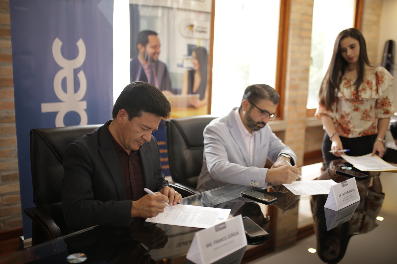 Ministerio de Trabajo y EDEC EP firman renovación de convenio